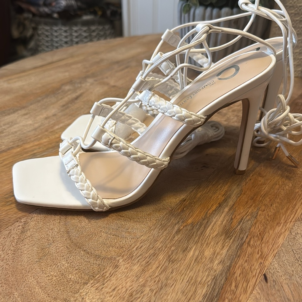 Journee Collection White Jamila Tru Comfort Foam Open Toe Stiletto Pumps Size 9 - Picture 13 of 15